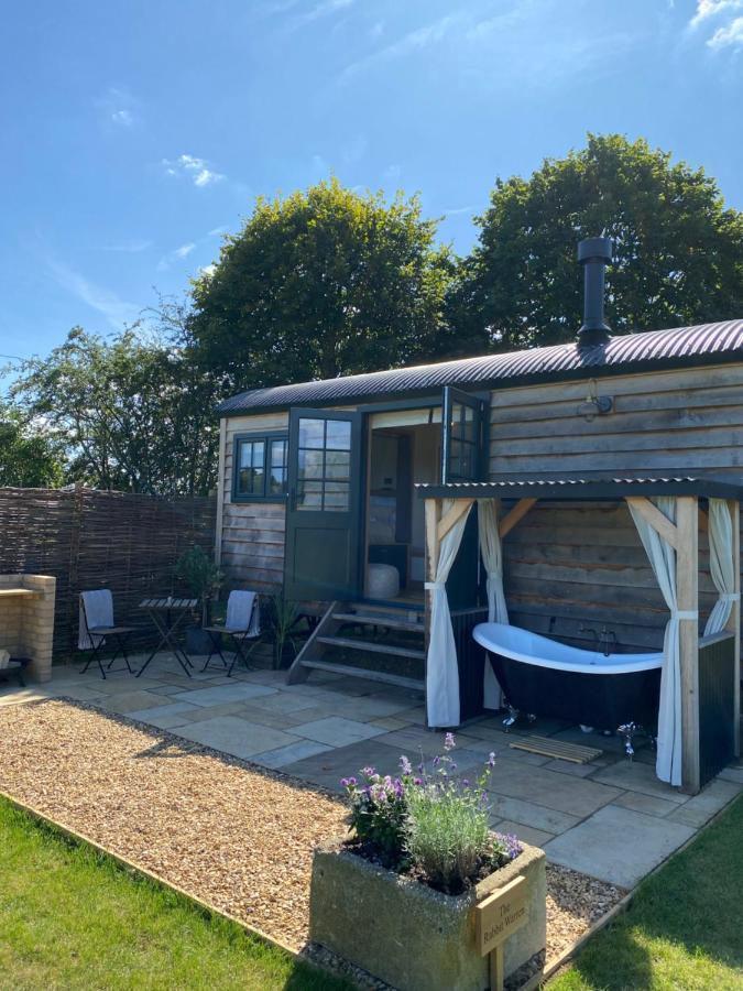 The Rabbit Warren Shepherd Hut Ketton Dış mekan fotoğraf